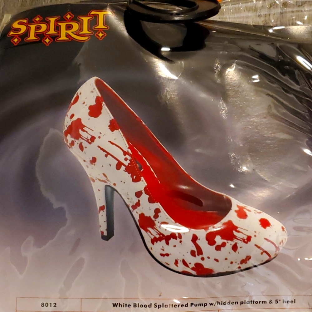 Spirit Halloween fake blood splatter pumps. Size 7. White/red